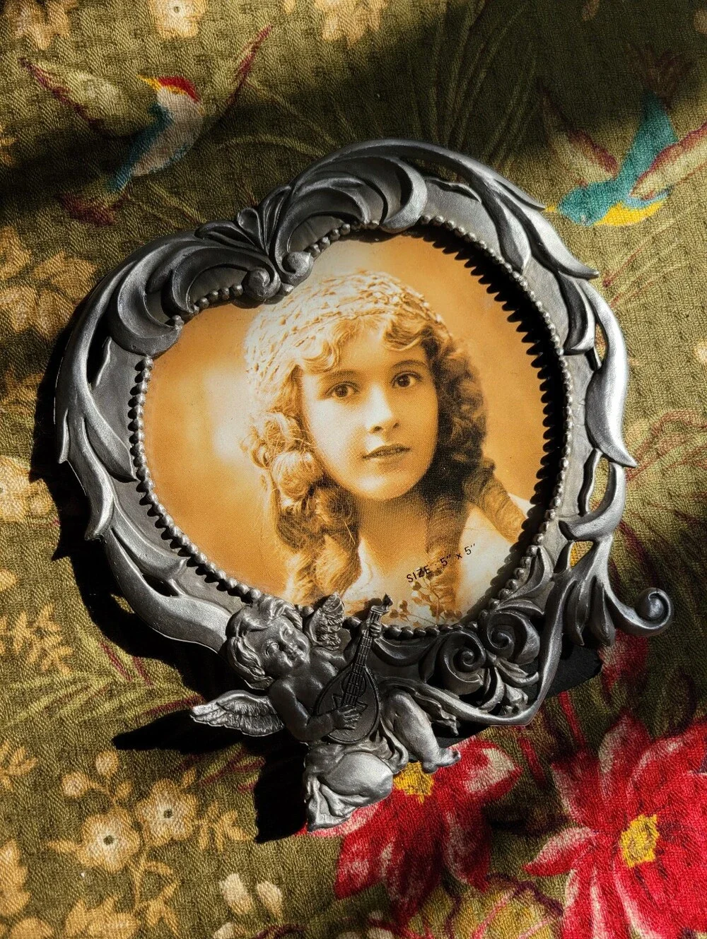 Victorian Look Pewter Heart-Shaped Silver-tone Cherub Picture Frame ~ GUC